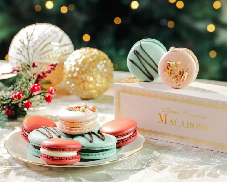 Christmas macarons box of 6